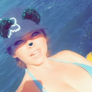 Meet your Posher, April